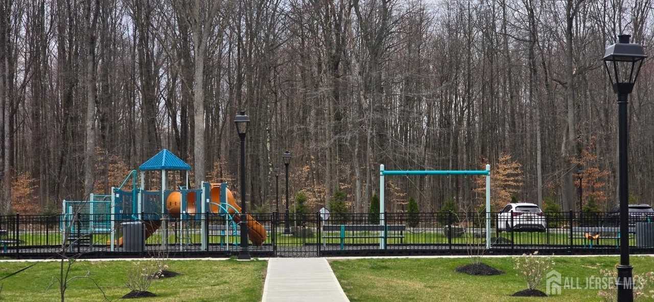 211 Henderson Rd Unit 2213 - Photo 5 of 27