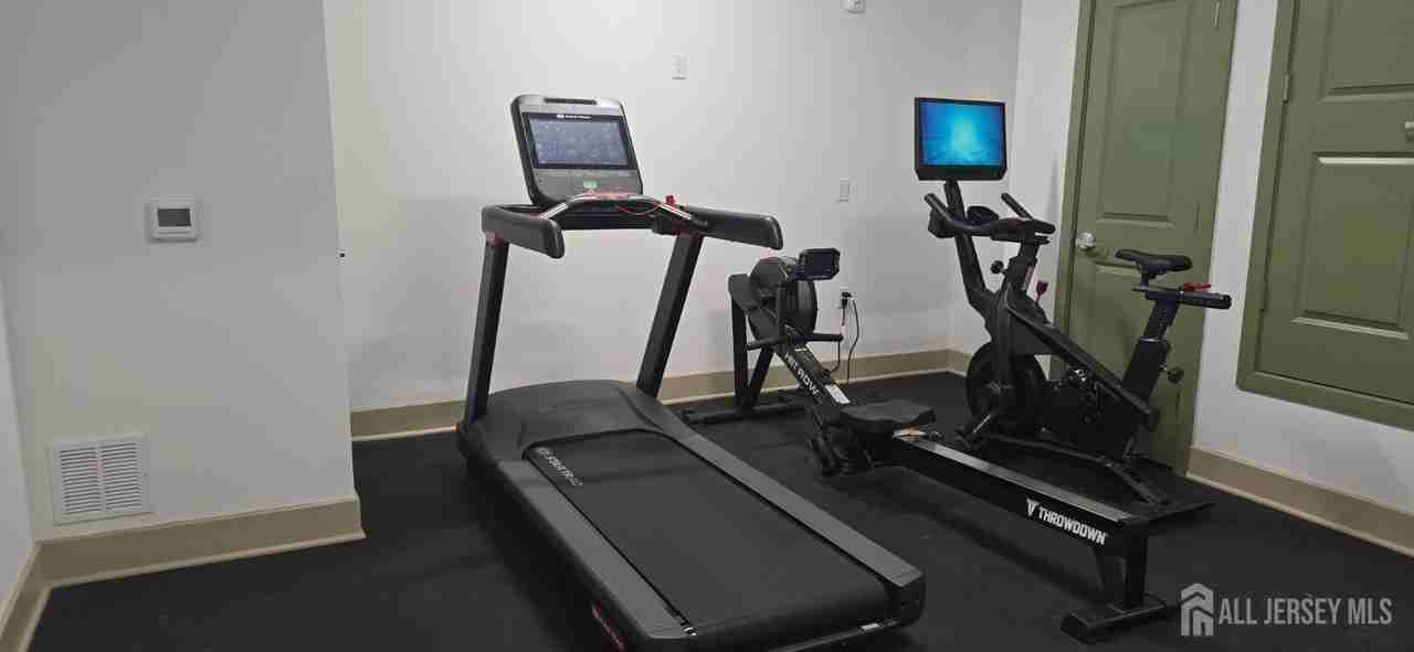 211 Henderson Rd Unit 2213 - Photo 7 of 27