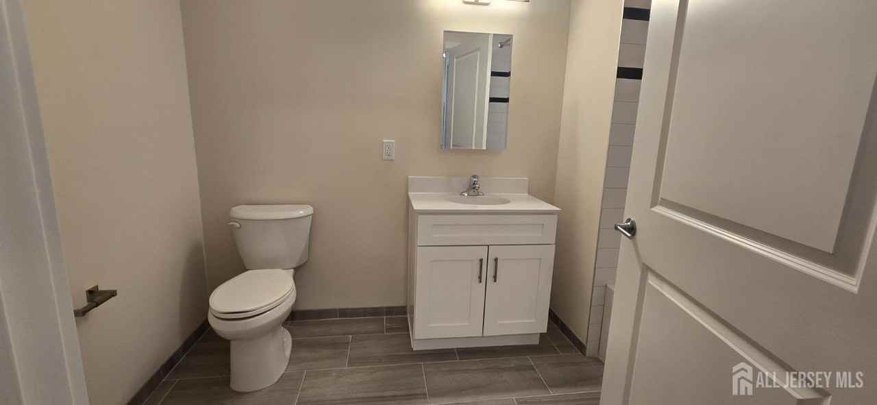 211 Henderson Rd Unit 2202 - Photo 6 of 27