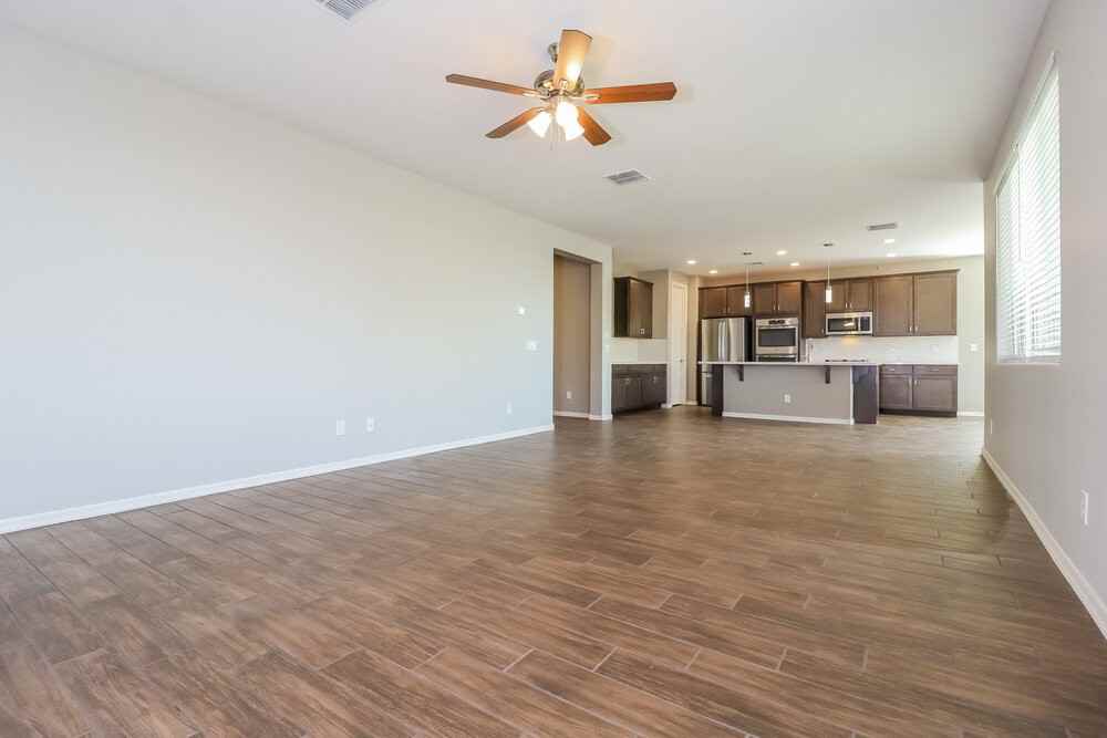 21051 W Almeria Rd - Photo 5 of 17