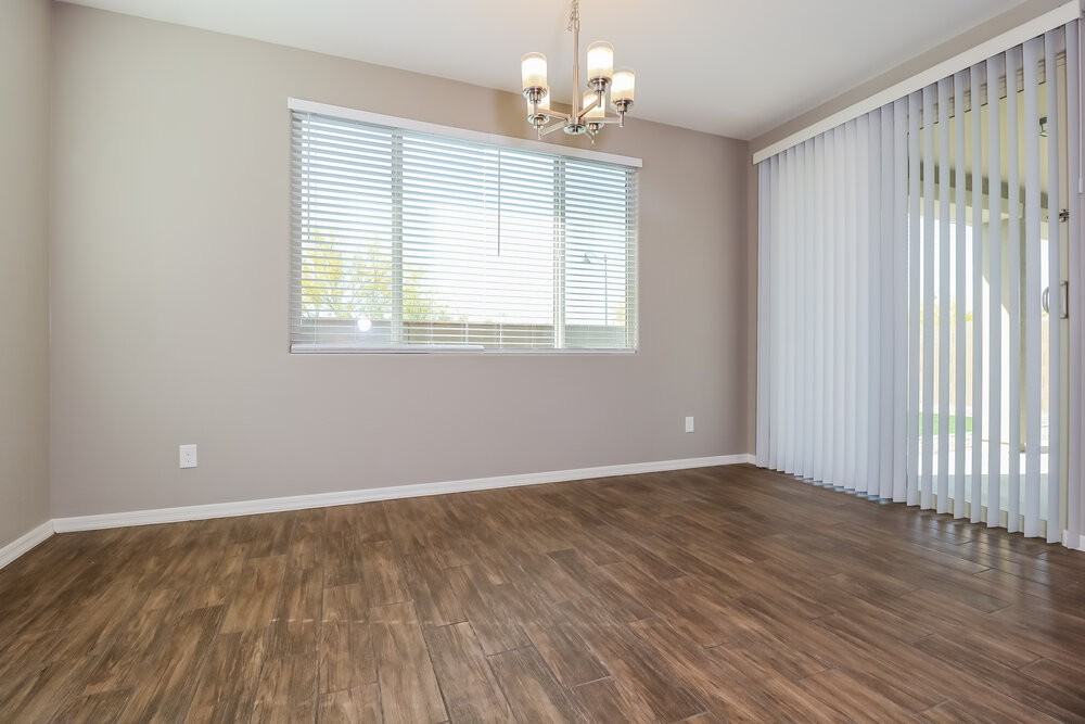 21051 W Almeria Rd - Photo 6 of 17