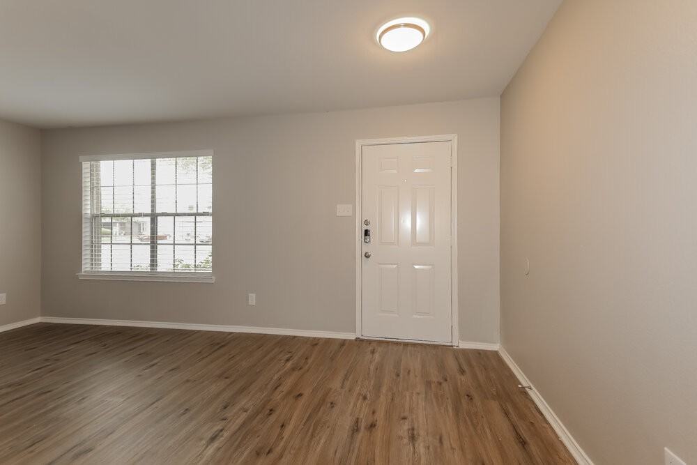 21118 Bridgemeadows Ln - Photo 4 of 17