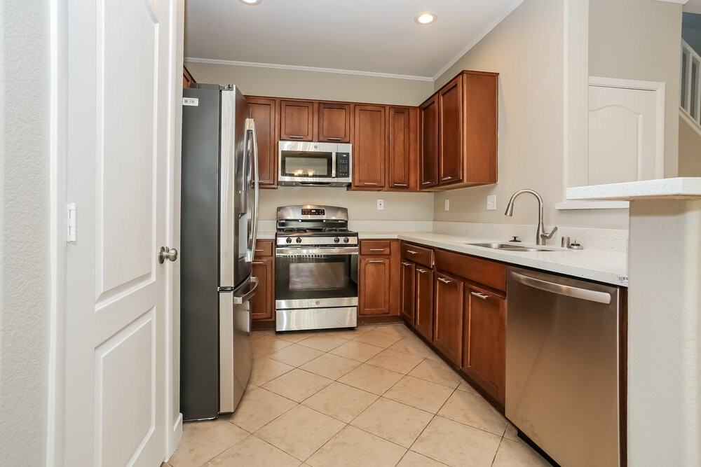 10728 Cape Shore Ave - Photo 6 of 17