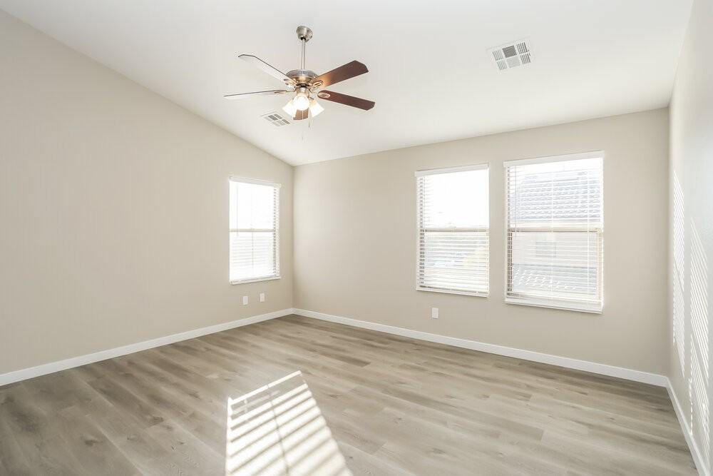 10728 Cape Shore Ave - Photo 7 of 17