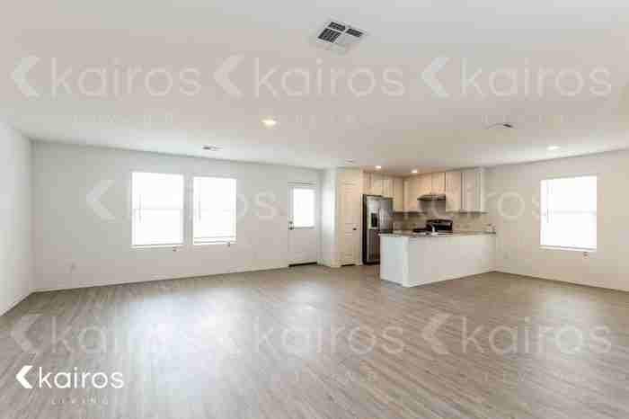 13831 Weir Pl - Photo 5 of 17