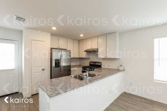 13831 Weir Pl - Photo 7 of 17