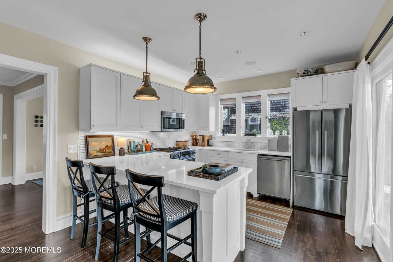 1108 4th Ave - Photo 7 of 22