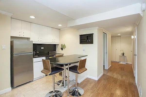 W 51st St #2124 - Photo 7 of 20