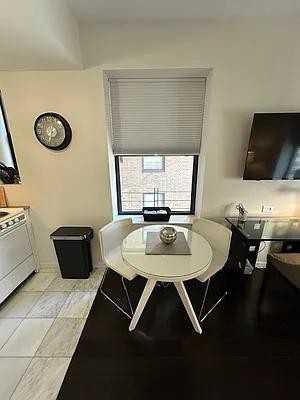 W 51st St #815 - Photo 5 of 20