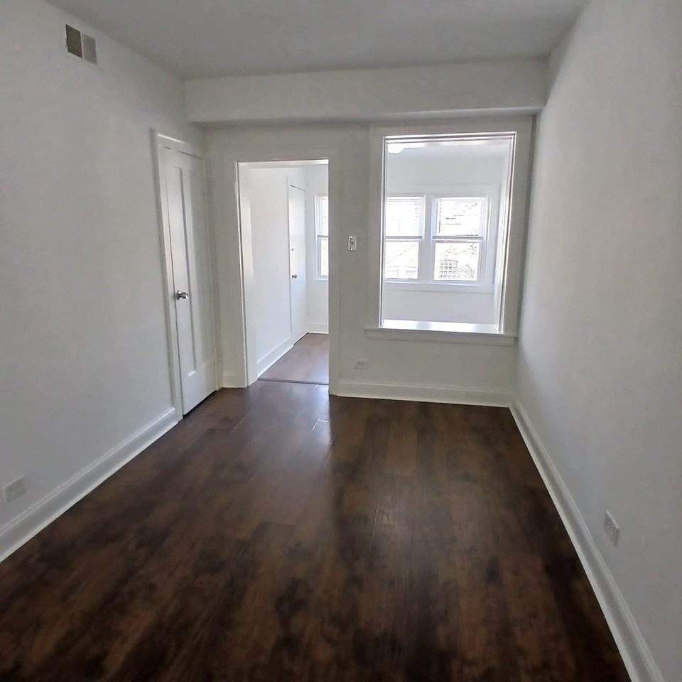 4876 W Armitage Ave Apt 2r - Photo 2 of 12