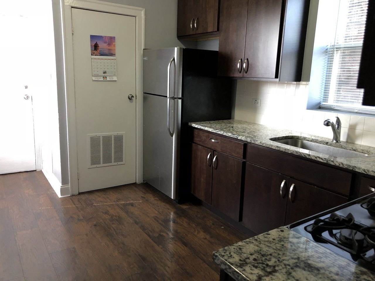 4876 W Armitage Ave Apt 2r - Photo 5 of 12