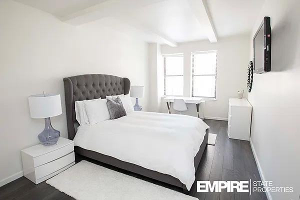 W 51st St #722 - Photo 7 of 19