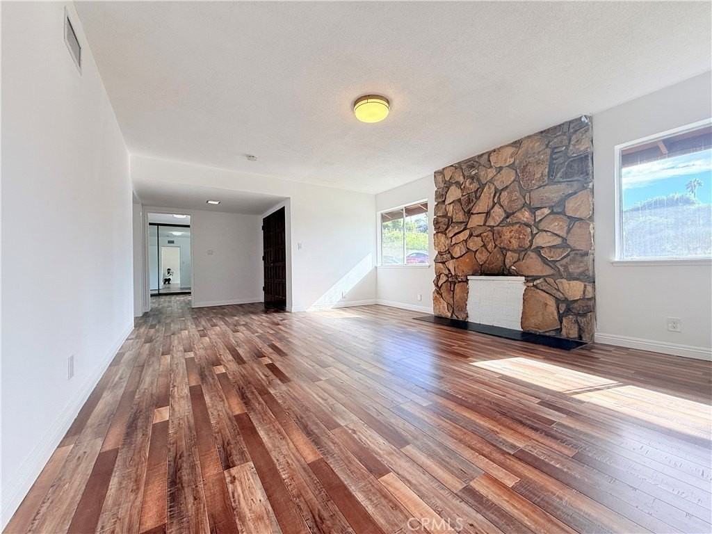 15819 Del Prado Dr - Photo 5 of 29