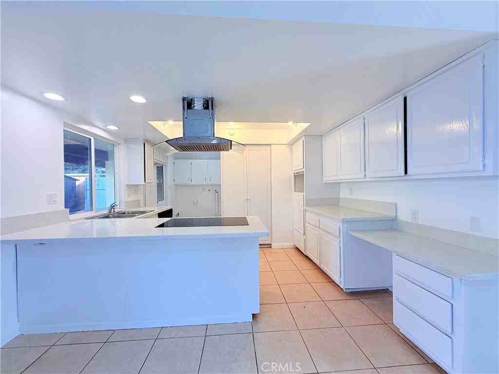 15819 Del Prado Dr - Photo 7 of 29