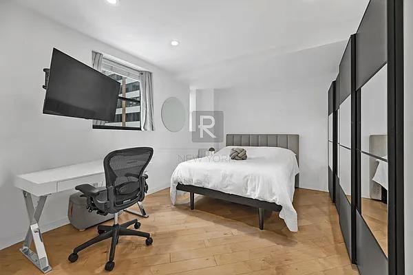 W 51st St #1919 - Photo 7 of 20