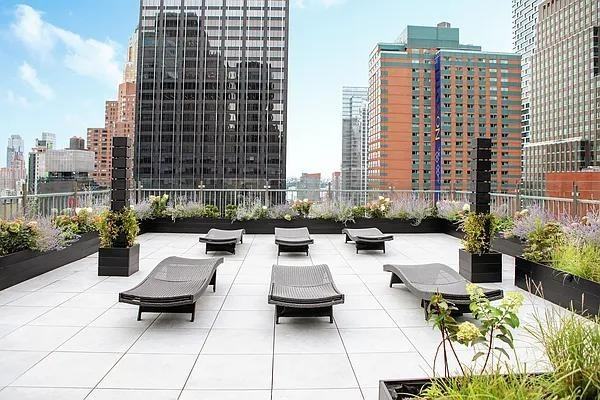 W 51st St #1927A - Photo 6 of 20