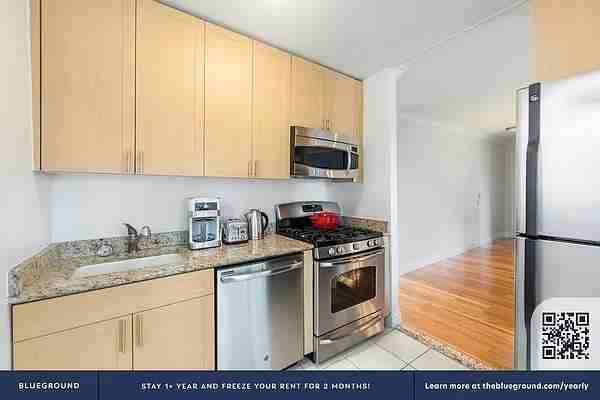 W 48th St #35B - Photo 7 of 20