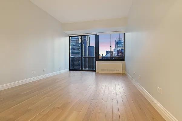 W 48th St #39F - Photo 5 of 20