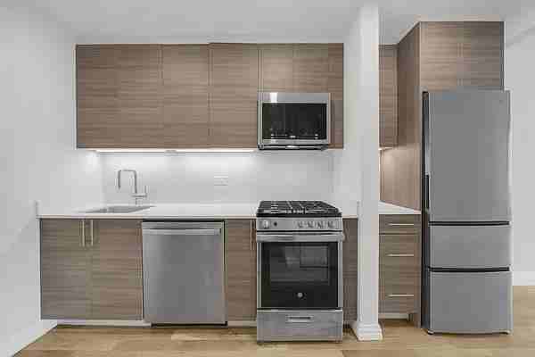 W 48th St #31D - Photo 5 of 9