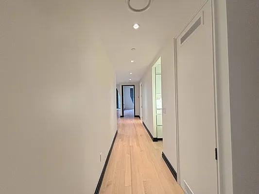 W 53rd St #15A - Photo 5 of 20