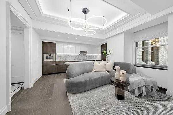 Park Ave #1909 - Photo 3 of 20