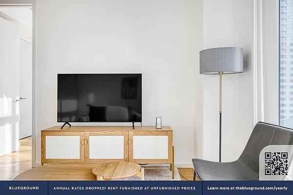 W 48th St #21D - Photo 3 of 20