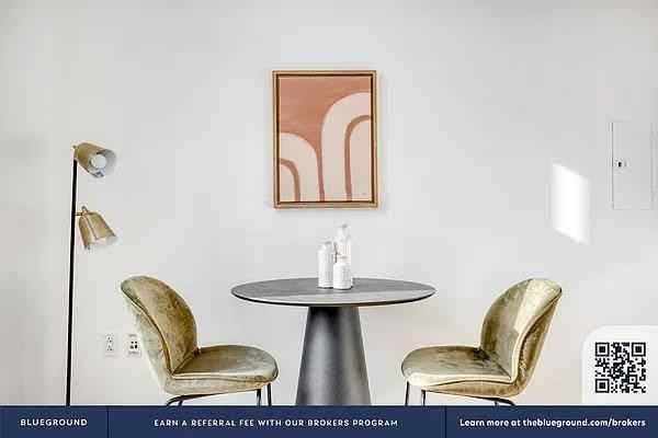 W 48th St #21D - Photo 4 of 20