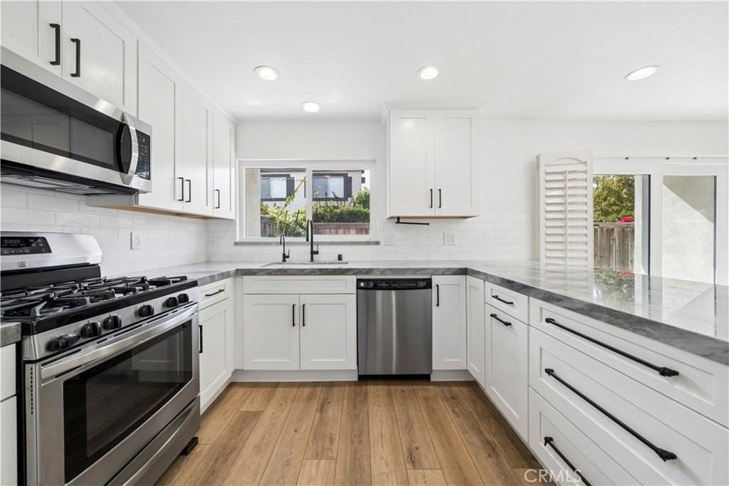 2524 Elden Ave #1A - Photo 7 of 22