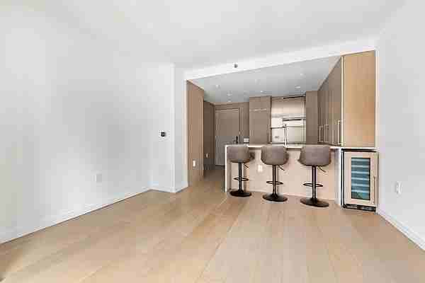 W 56th St #39G - Photo 4 of 16