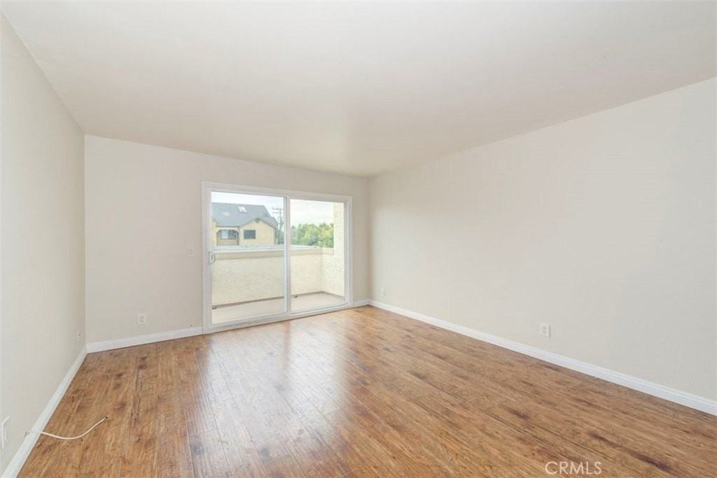 646 Nebraska Ave - Photo 3 of 9