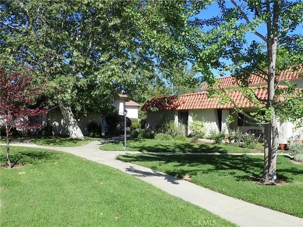 1193 Landsburn Cir - Photo 3 of 7