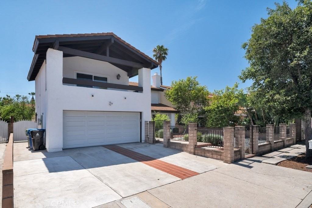 19828 Lull St - Photo 4 of 33