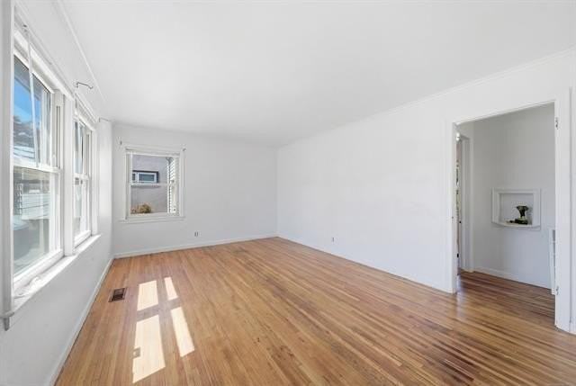 121 E 35th St - Photo 4 of 11