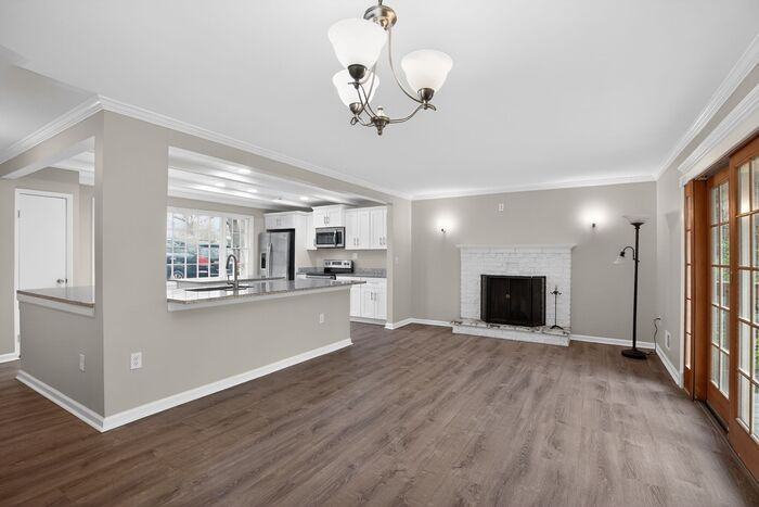 8512 Rose Marie Dr #A - Photo 5 of 15