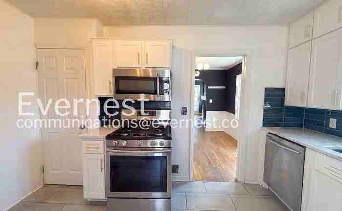 5513 Reeds Rd - Photo 3 of 29