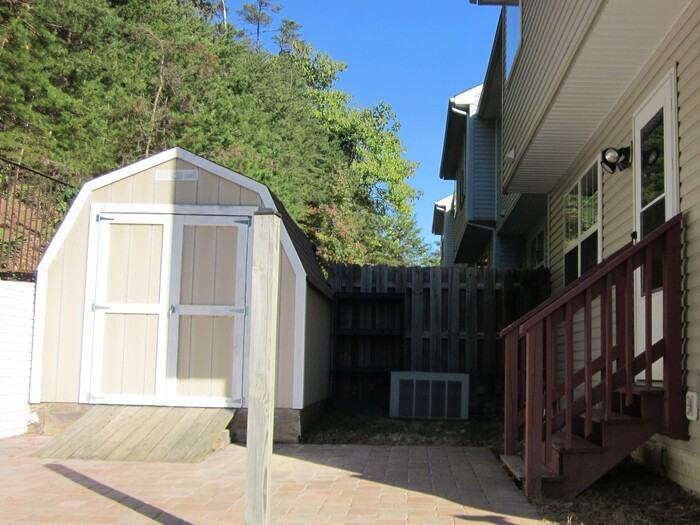 1101 Highpointe Blvd - Photo 2 of 6