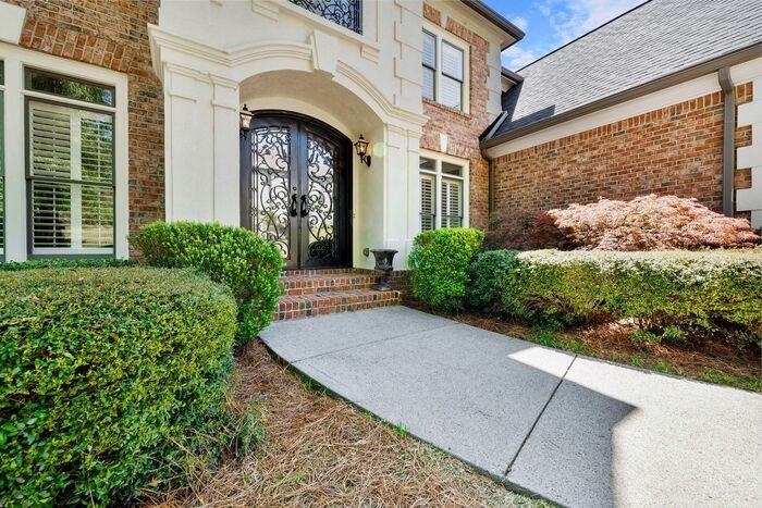 7015 Blackthorn Ln - Photo 6 of 50