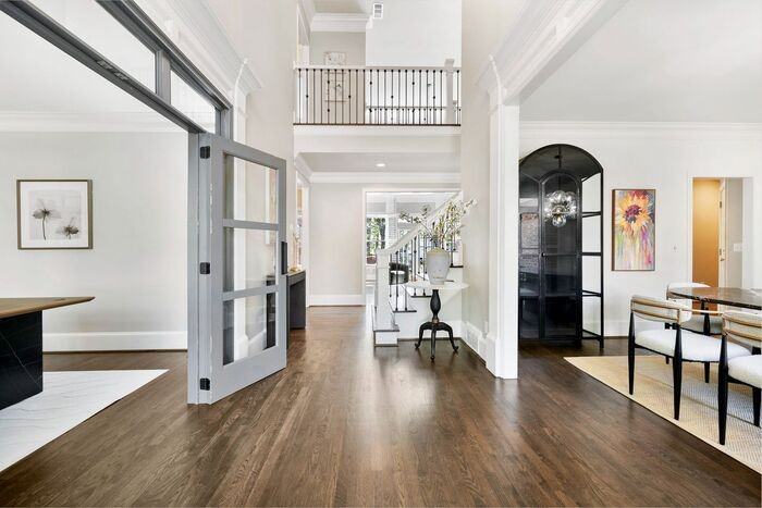 7015 Blackthorn Ln - Photo 7 of 50