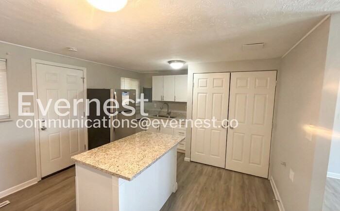 1423 Marty Dr - Photo 2 of 24