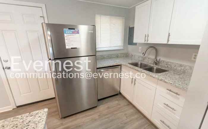 1423 Marty Dr - Photo 3 of 24