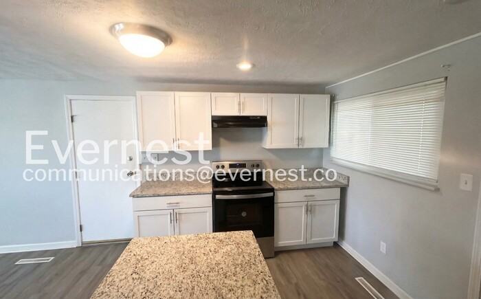 1423 Marty Dr - Photo 4 of 24