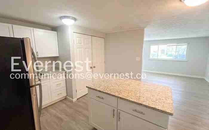 1423 Marty Dr - Photo 5 of 24