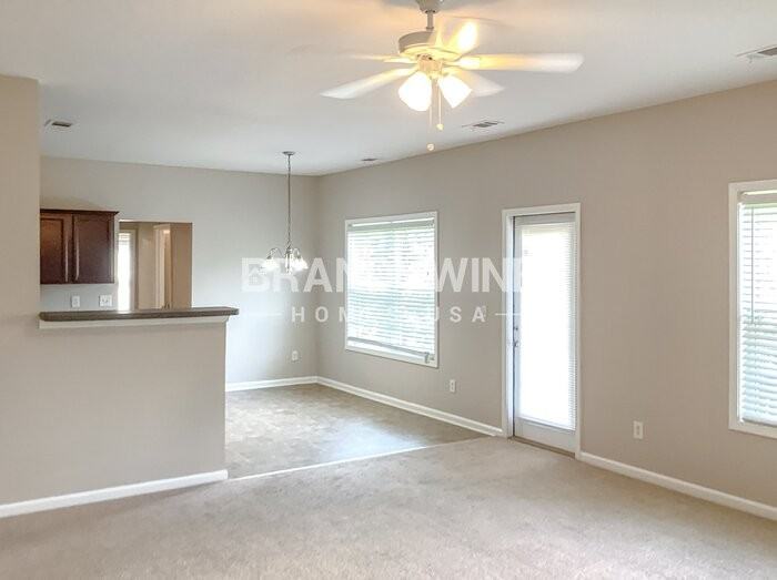 1742 Dees Dr - Photo 5 of 35