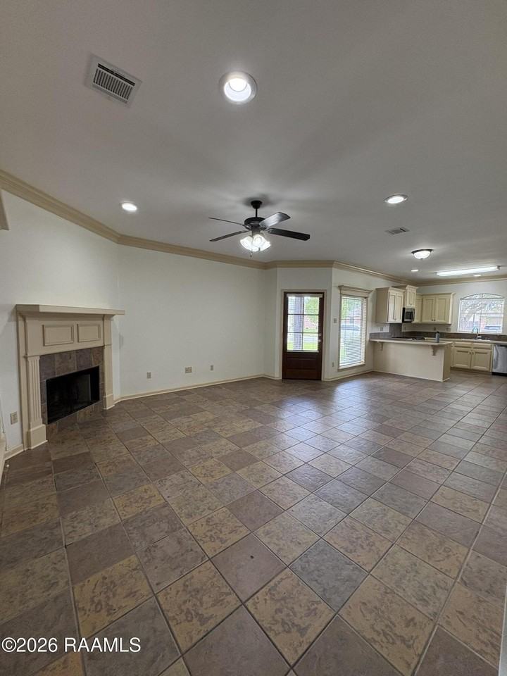 309 Stags Leap Ln - Photo 3 of 15