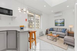 318 E 62nd St #5A - Photo 1 of 1