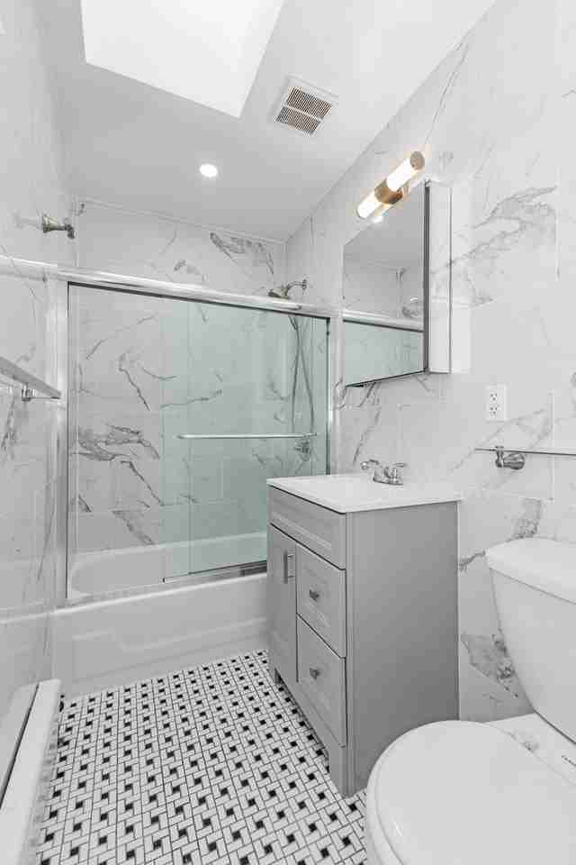 318 E 62nd St #5A - Photo 5 of 6