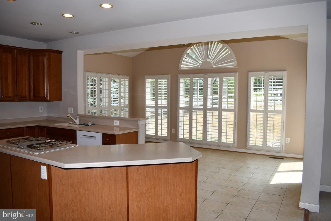 6 Hollow Creek Cir - Photo 7 of 30