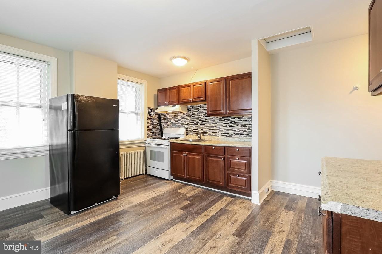 212 E Broad St Unit 2 - Photo 2 of 14