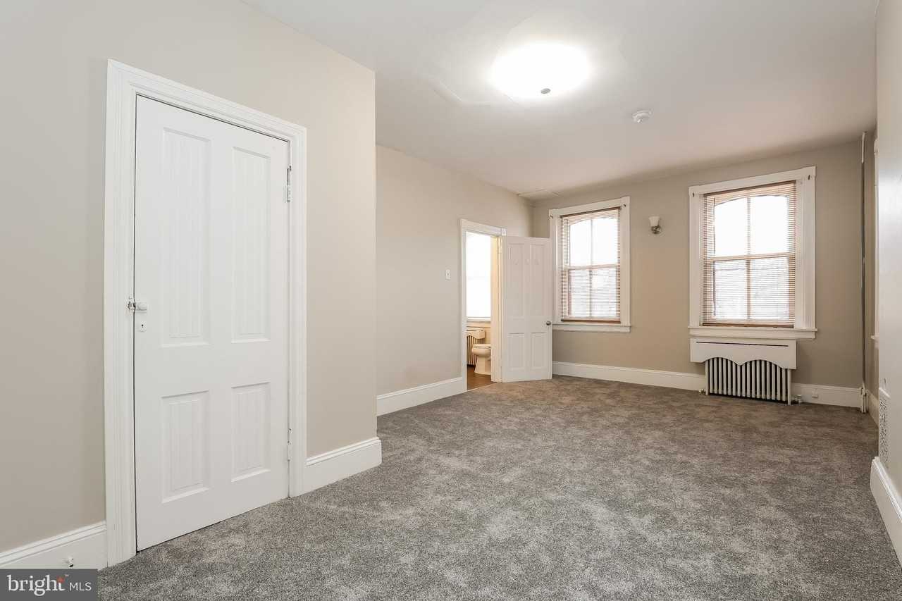 212 E Broad St Unit 2 - Photo 7 of 14