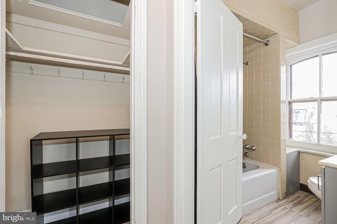 212 E Broad St #3 - Photo 5 of 10